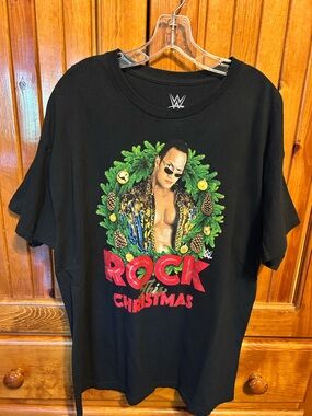 WWE Black Tee with Green Holiday Wreath Graphic